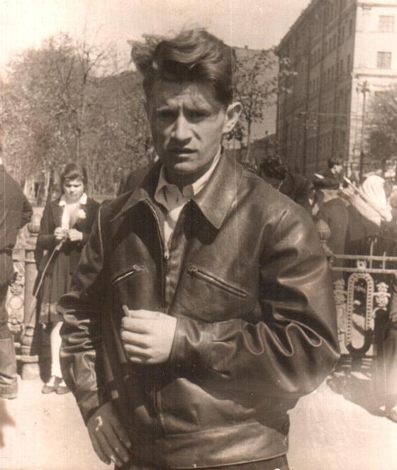 Университетские годы. Москва, Никитские ворота, 1 мая 1950 г. 10-00 час.