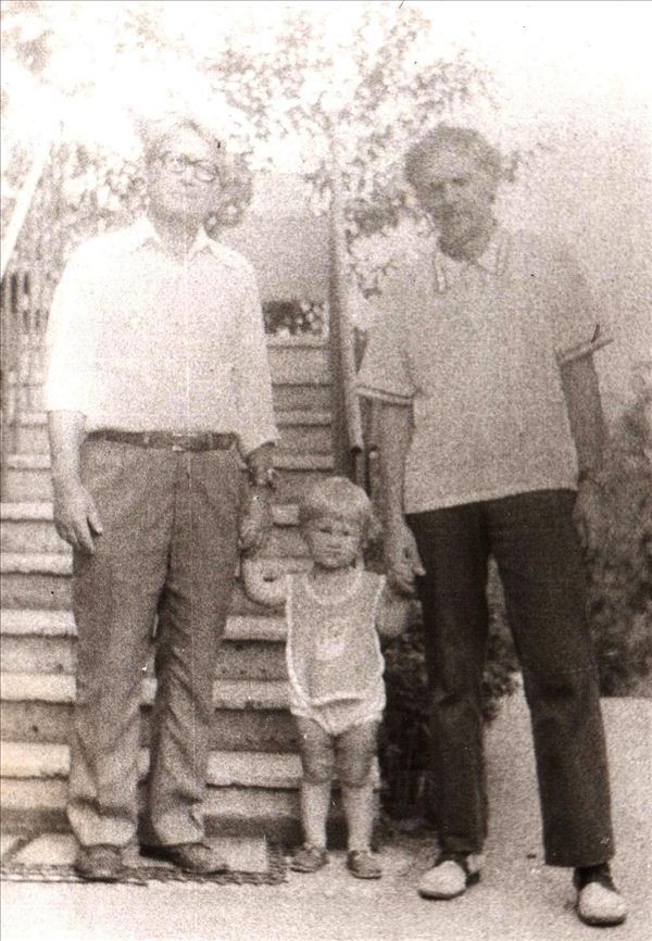 С Николаем Розиным и внуком Арсением. 1982 г.